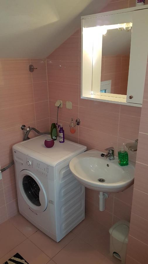 Apartman Vojaline Milna  Exteriör bild