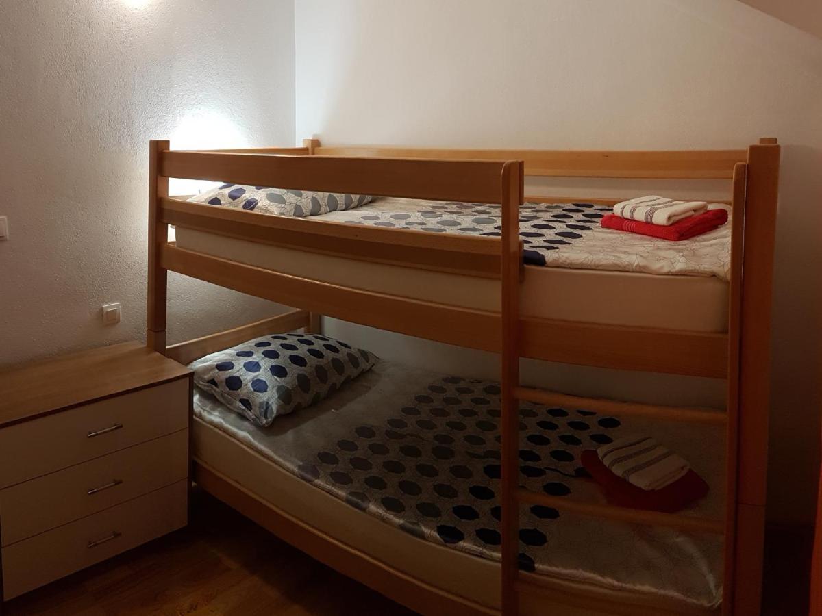 Apartman Vojaline Milna  Exteriör bild