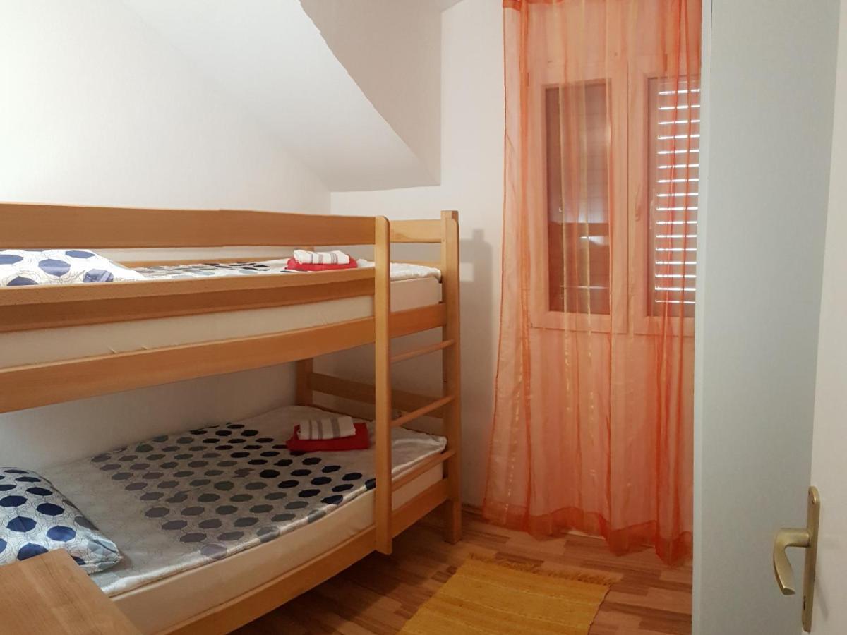 Apartman Vojaline Milna  Exteriör bild