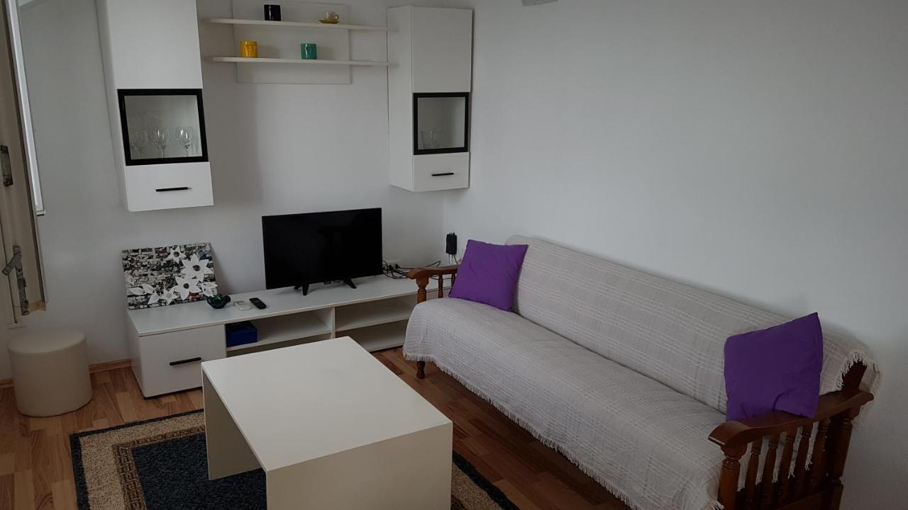 Apartman Vojaline Milna  Exteriör bild