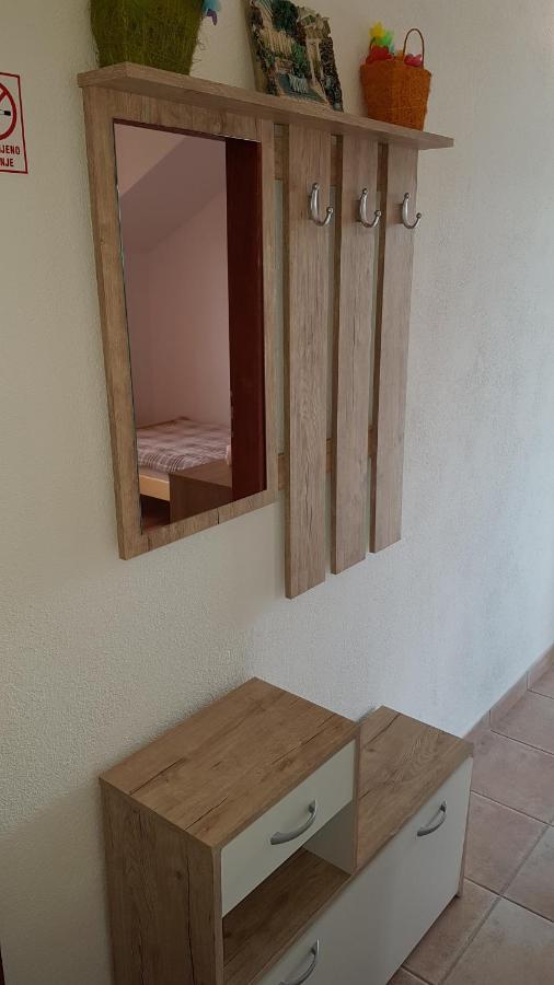 Apartman Vojaline Milna  Exteriör bild