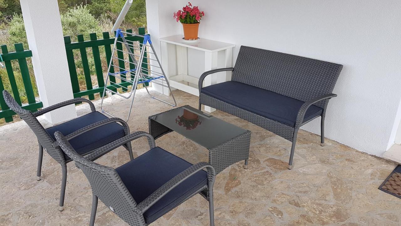 Apartman Vojaline Milna  Exteriör bild
